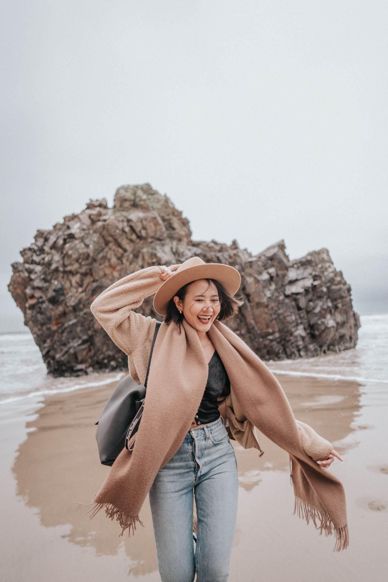 20191201 - Style & Senses - An Trieu - Acne Musubi Midi Bag Lack of Color Aritzia Scarf Hug Point Oregon Coast Italeau Uniqlo -45