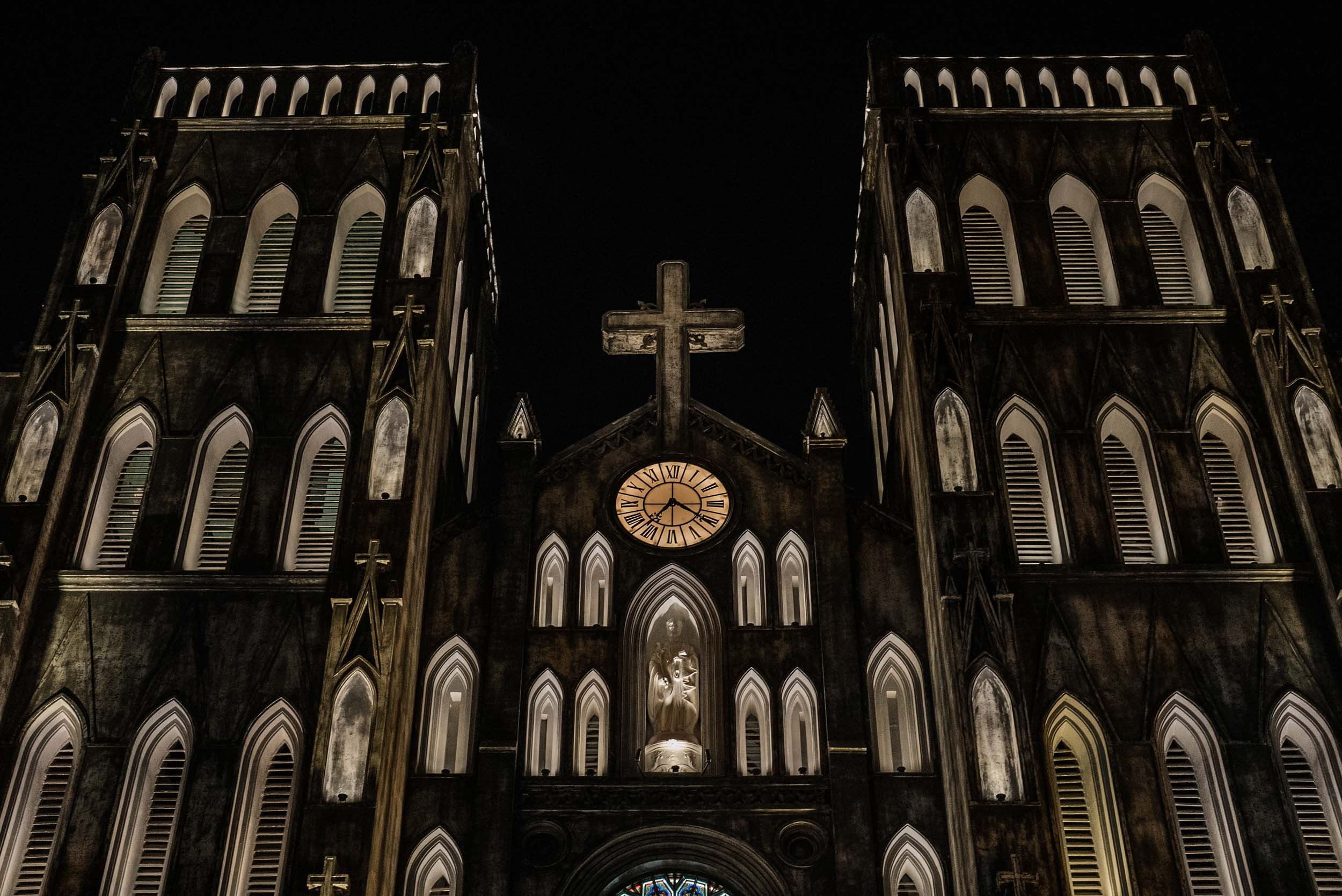 nha tho lon cathedral hanoi vietnam