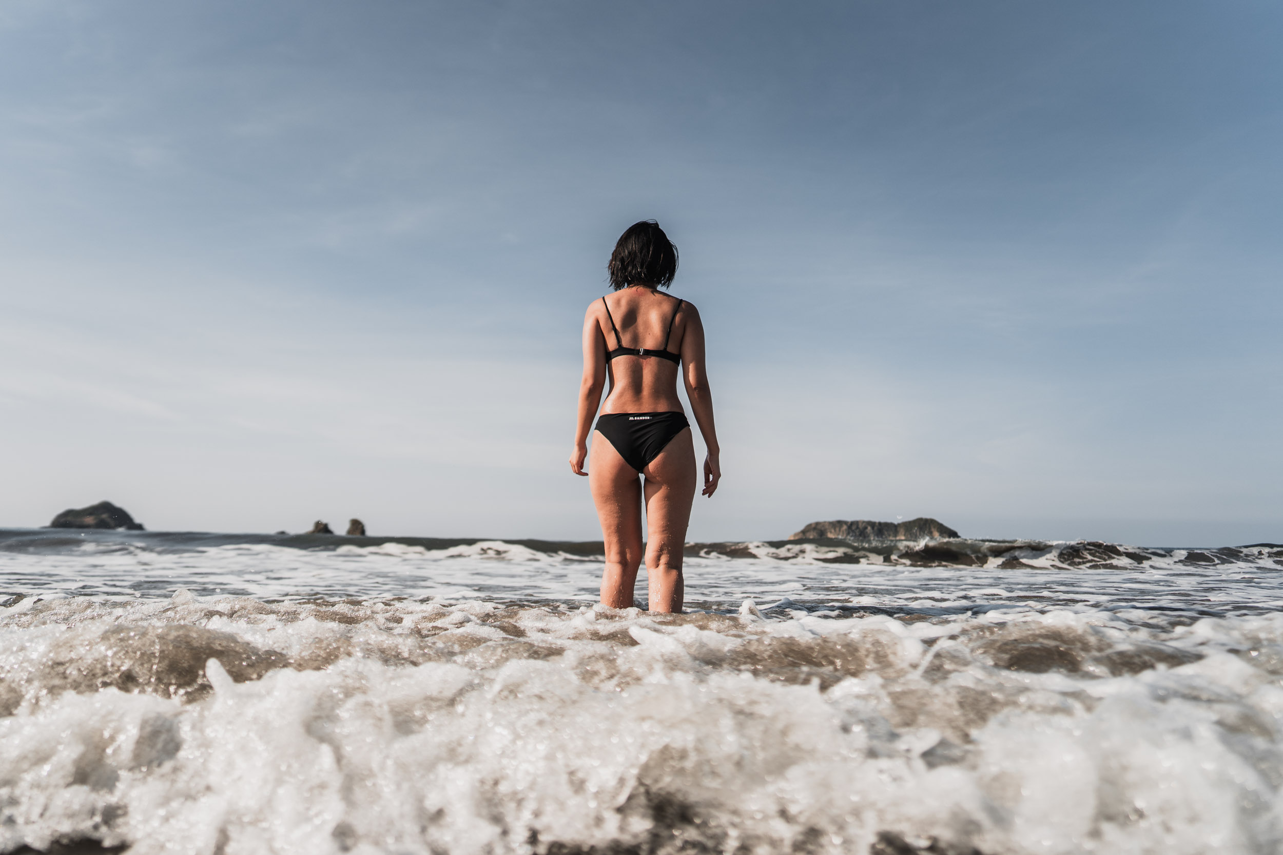Style-Senses-An-Trieu-Costa-Rica Jil Sander + nylon bikini review SIR pants Rothy's flip flops