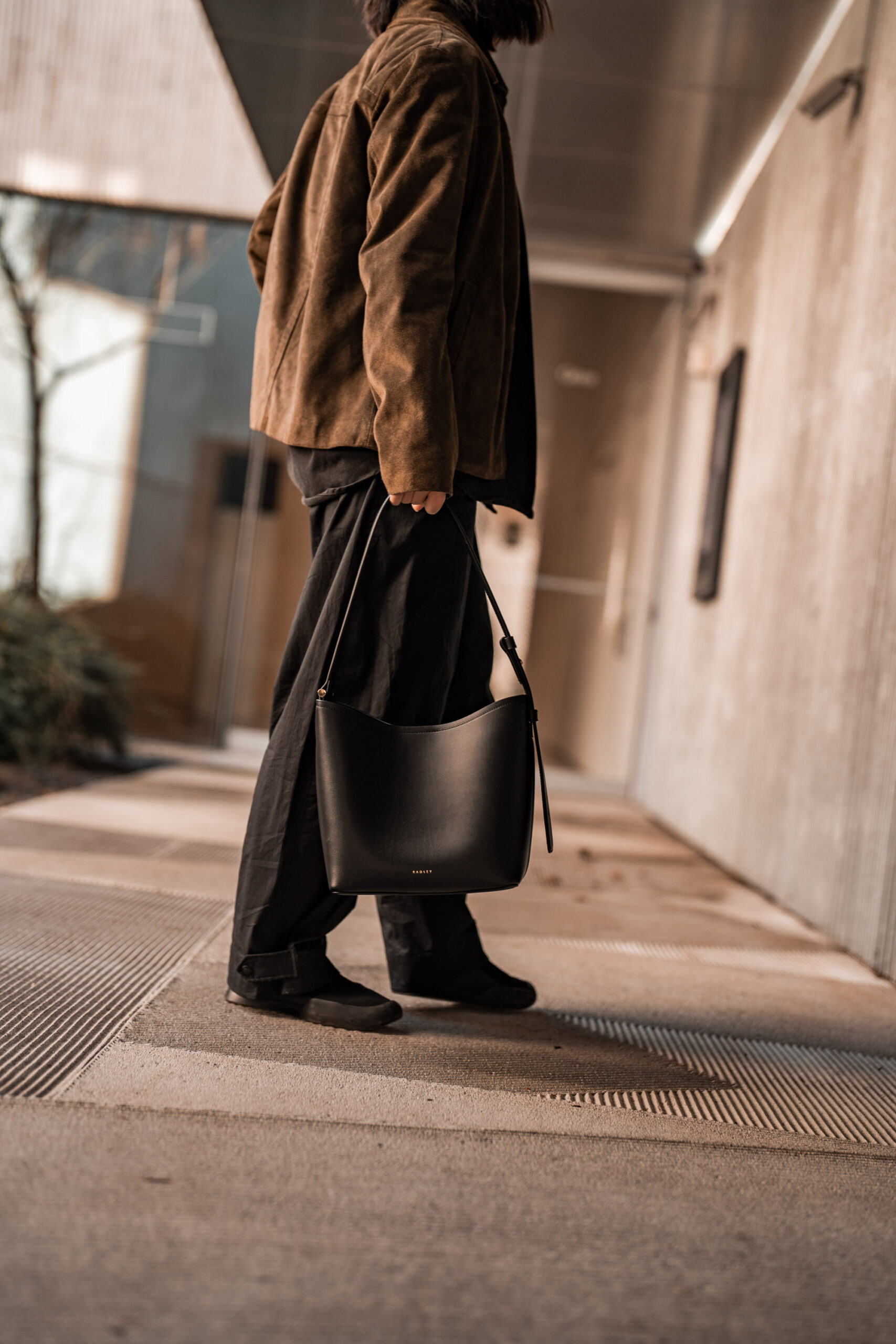 style and senses radley london bathurst mews bucket bag aman brooklyn bushwick nyc COS THE ROW Ralph lauren jcrew