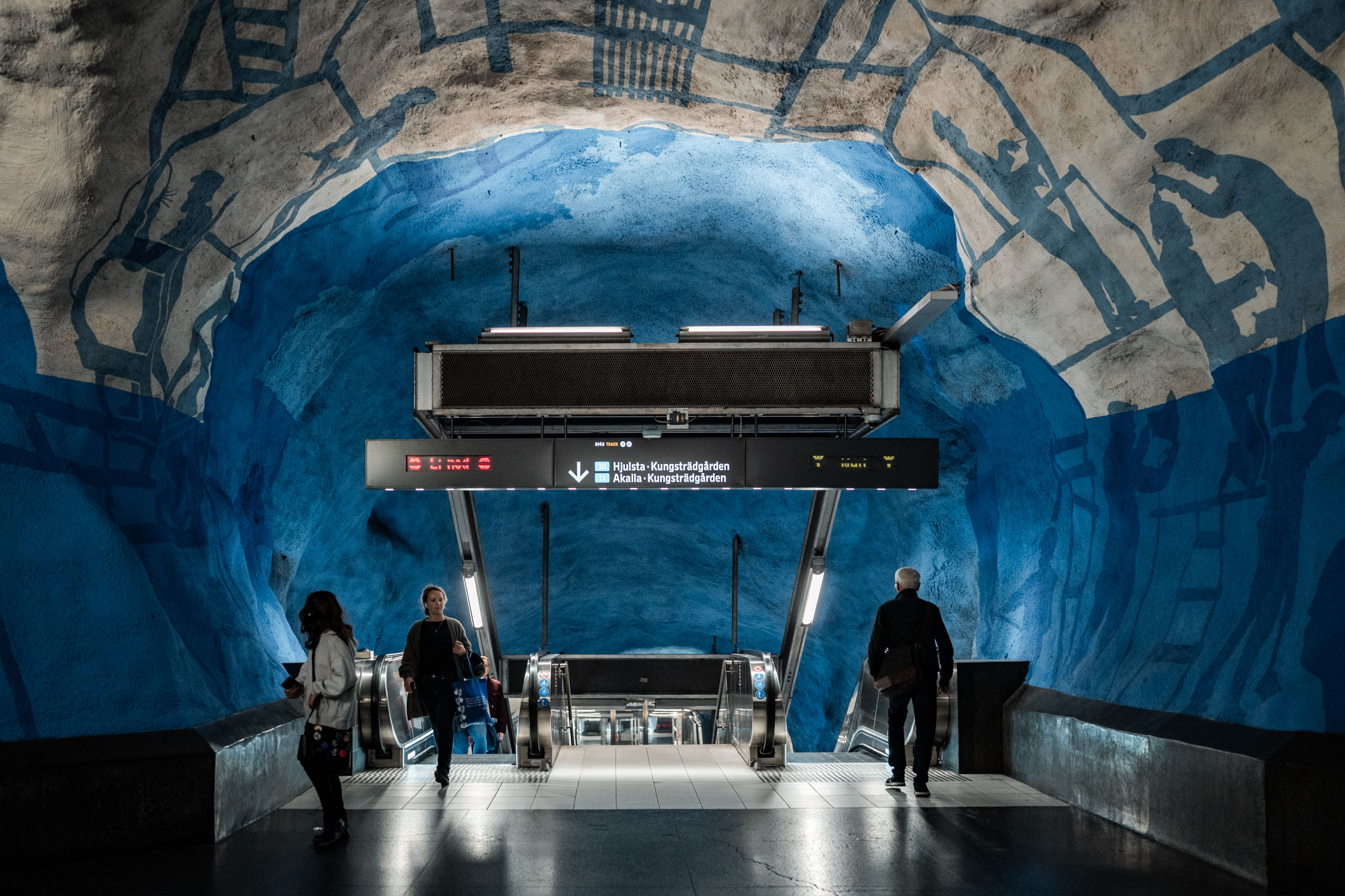 Style & Senses An Trieu Copenhagen Stockholm Amsterdam September 2025 Europe travel NYC sweden gamla stan sodermalm Smørrebrød SUBWAY ART